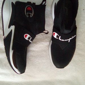 CHAMPION SNEAKERS SIZE 9 MENS USED